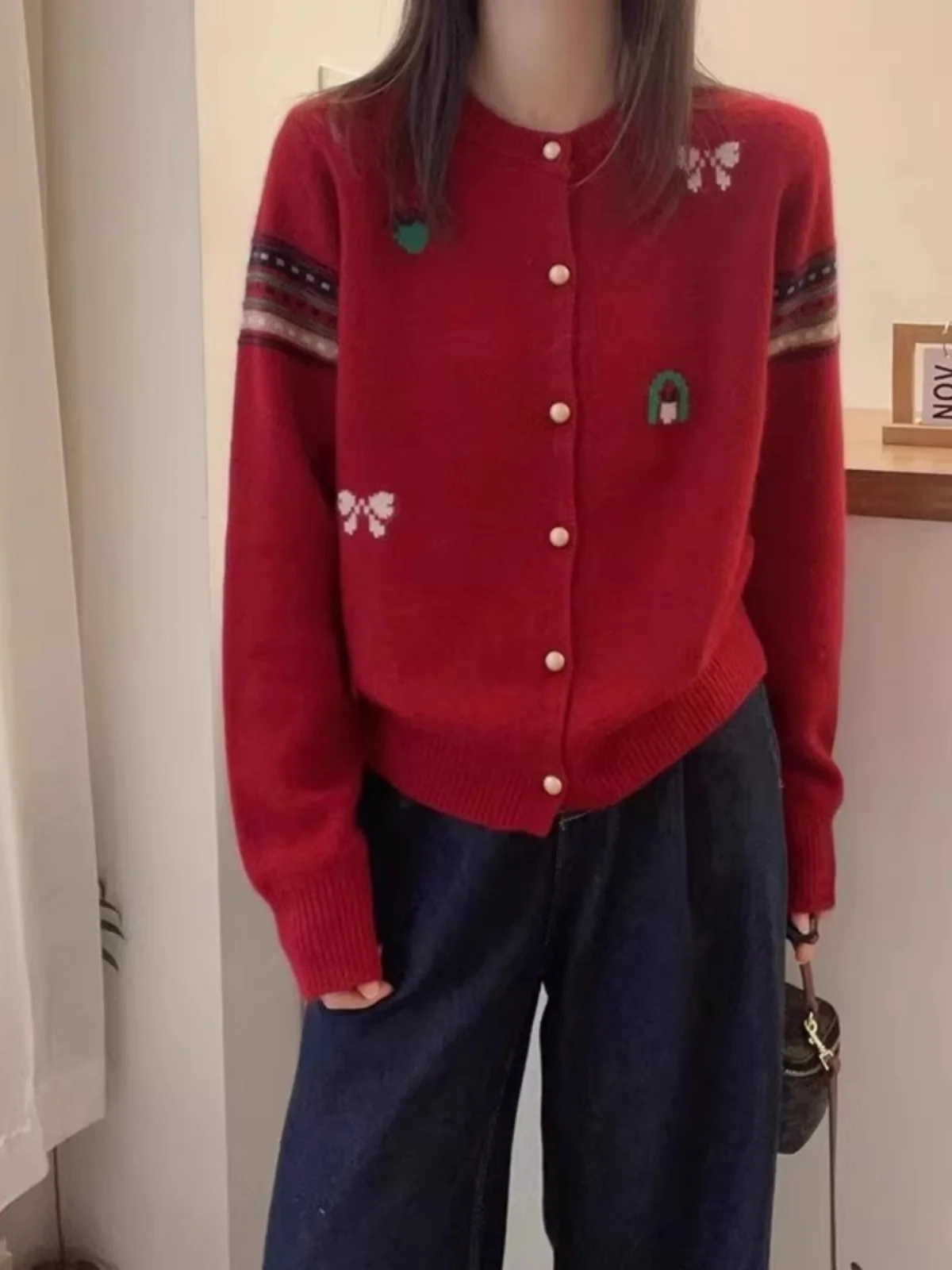 

Элегантный вязаный кардиган с вышивкой, мягкий, открытый, женский стиль, весна-осень 2025, новая европейская мода, антивозрастной эффект