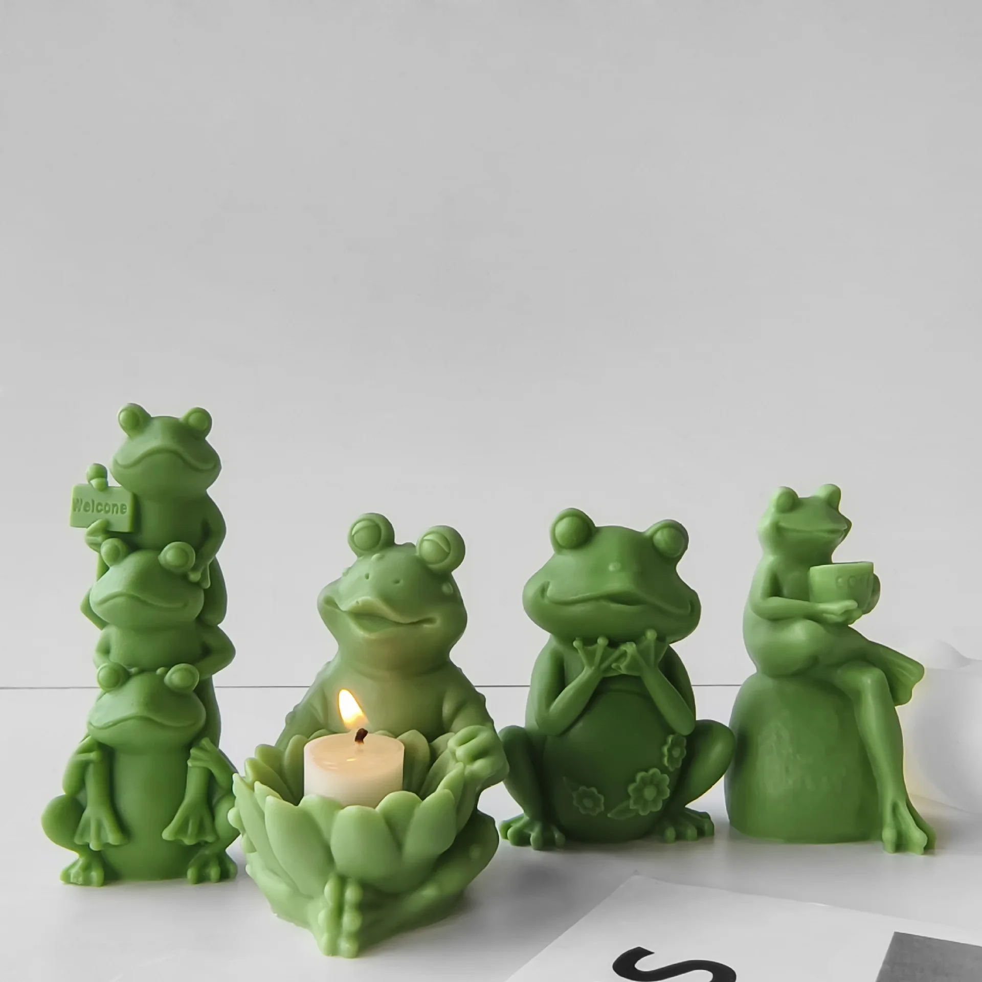 Cute Frog Candle Mold Aroma Plaster Ornament Mold Handmade Silicone Candle Making Supplies