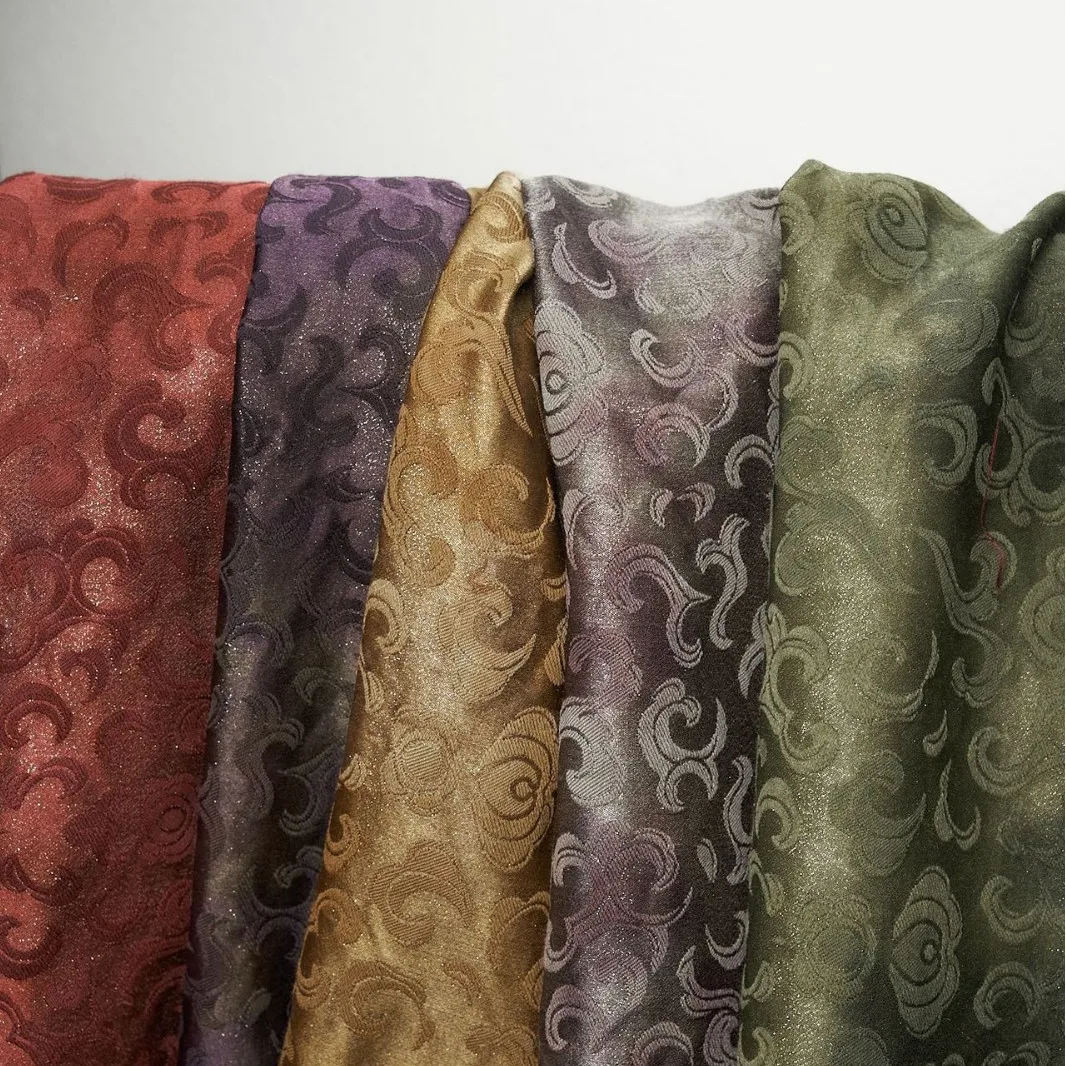 ใหม่ผ้าไหมทอ Jacquard ซับจีน 44 Mm135 ความกว้างฤดูใบไม้ร่วงและฤดูหนาวเสื้อผ้าผ้าปูที่นอนผ้า