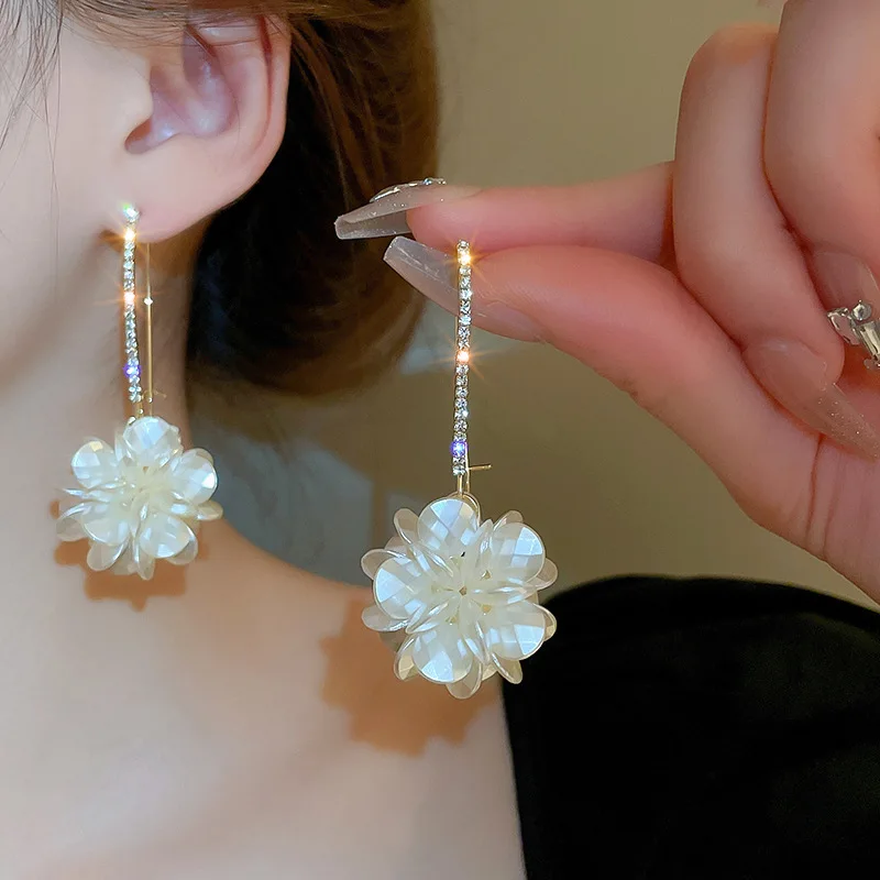 Korean White Flower Pearl Drop Earrings for Women Exquisite Shiny Rhinestone Long Flower Personality Earrings Jewelry Gift