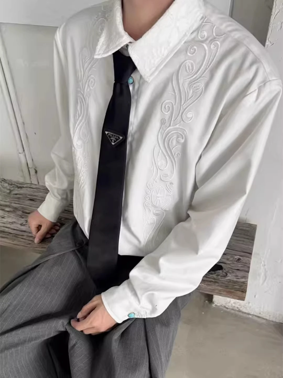 

Элегантная белая мужская рубашка с вышивкой, длинным рукавом, 3D-дизайном в виде цветов, классический крой, винтажный стиль, премиум-качество, верхняя одежда