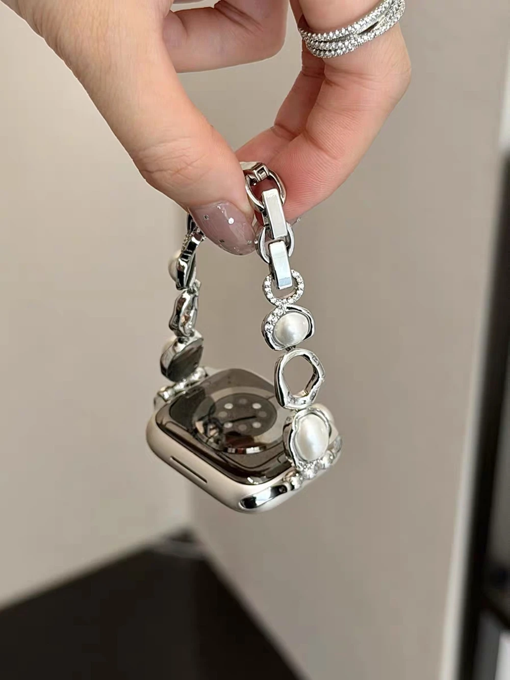 Schönes Perlen-Metall-Armband für Apple Watch Serie 11/8/7/6/10/9 40mm 41mm 38mm 42mm 44mm 45mm 46mm
