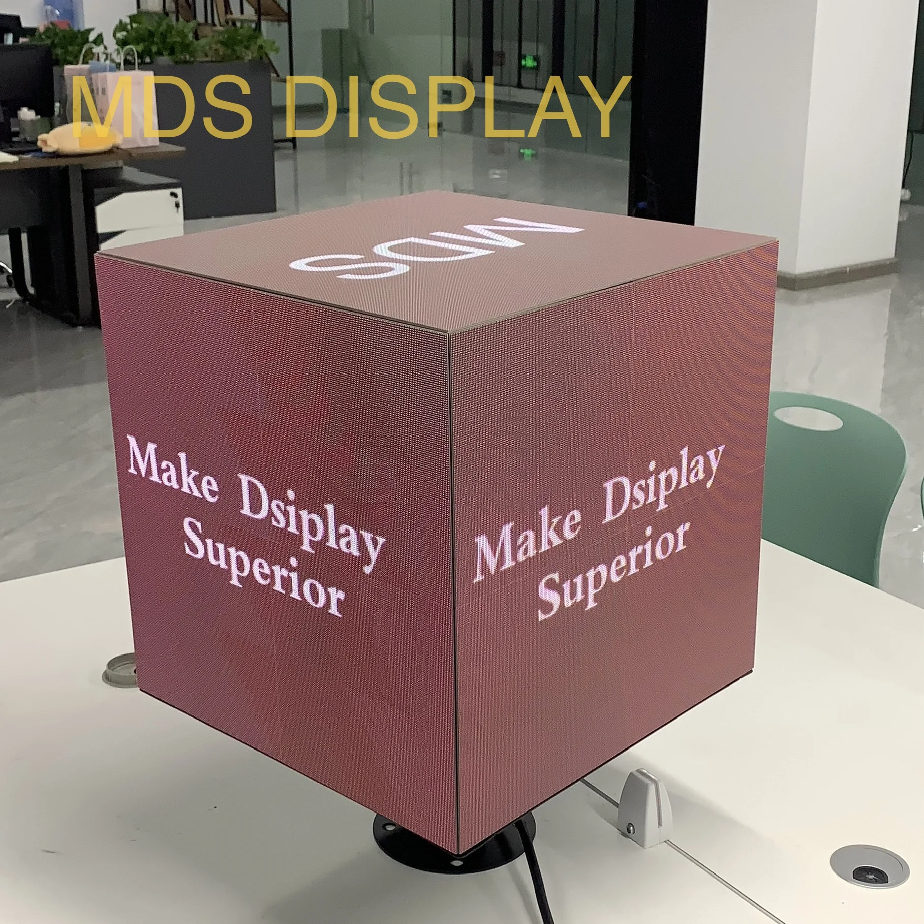 

MDS Display Indoor Outdoor P2.5 Cube LED Screen Full Color 5 Sides 320*320*320mm Sign Digital Advertising Display Factory Price