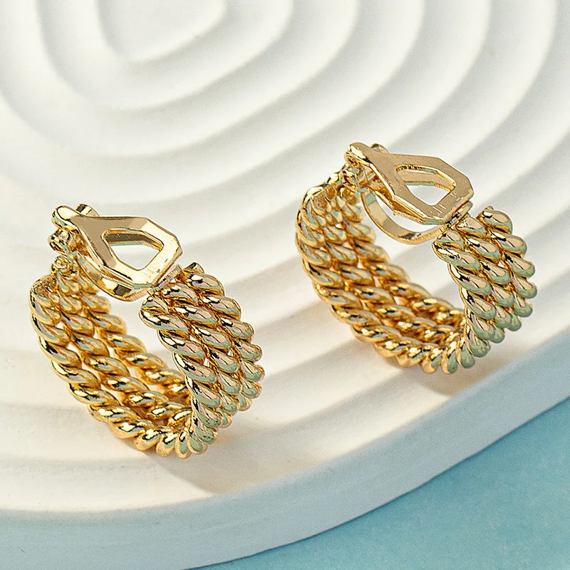 Wholesale Gold Plated Retro Roudnd Clip on Earrings for Women Elegant High-end Female Half Circle Hoop Ear Cuff Earrings