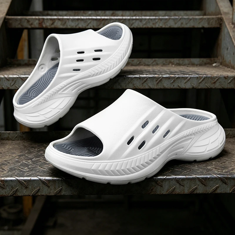 Summer anti slip lightweight and fashionable outdoor slippers for men and women beach sandals perforated shoes indoor slippers