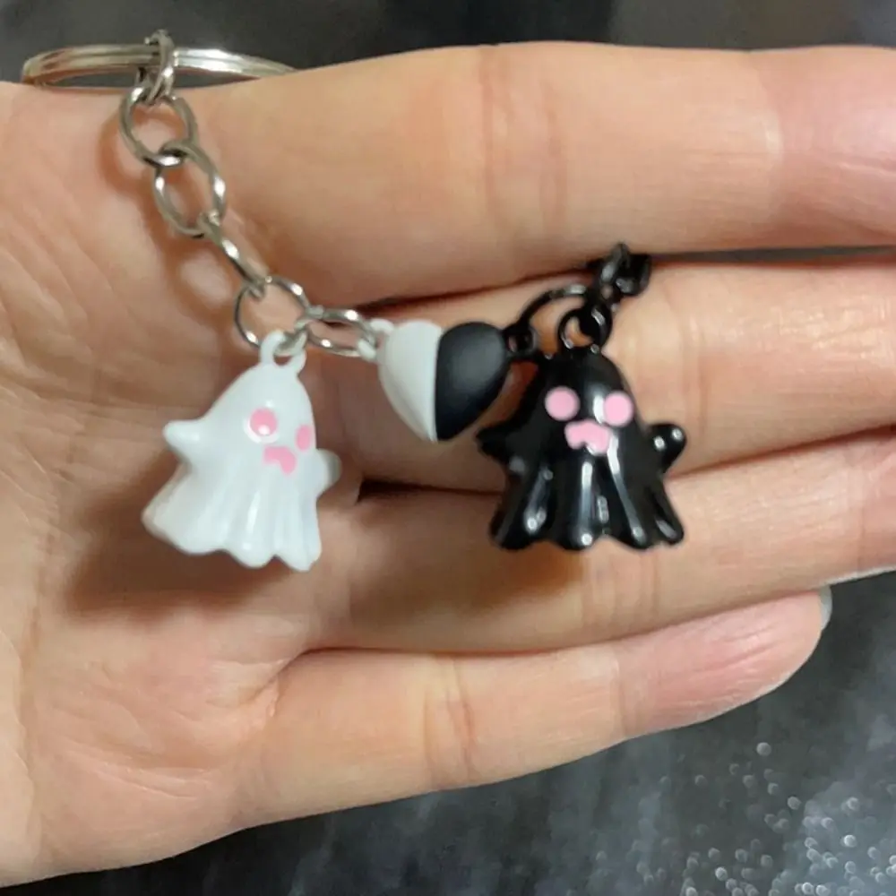 1Pair Creative Bag Hanging Halloween Ghost Keychain Couple Cute Magnetic Ghost Pendant Ornaments Lovers Key Rings Gift