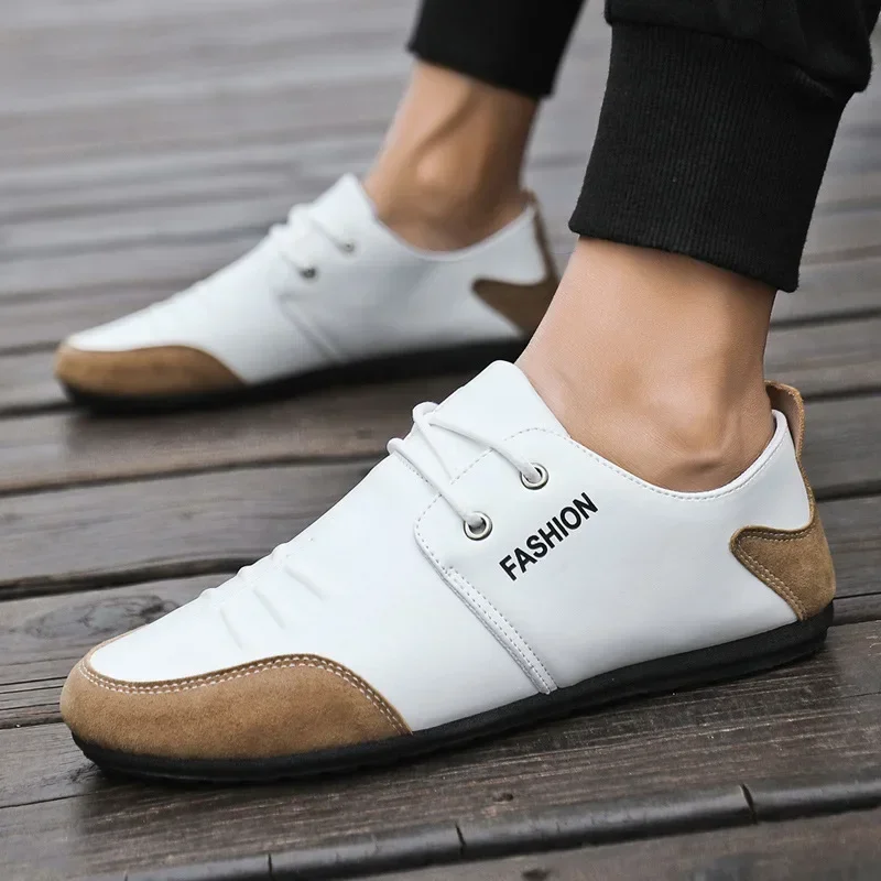 Zapatos planos de cuero para hombre, calzado blanco de ocio, transpirables, suaves, informales, guisantes británicos, tendencia de verano, 2024