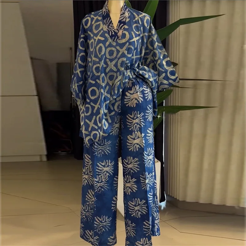 2026 Herfst Casual Dames 2-delige set met V-hals Geometrische print Vleermuismouwen Losse top en hoog getailleerde broek met rechte pijpen