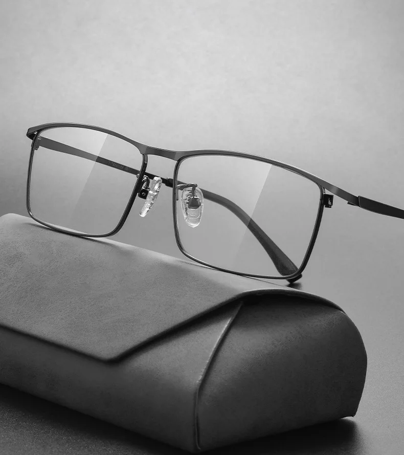 Ultraleichte Business-Brille aus Titanlegierung mit IP-Galvanisierung, Vollrand-Brillengestell für Herren, für Kurzsichtigkeit, Lesebrille, verschreibungspflichtige Brillen – Detail 4