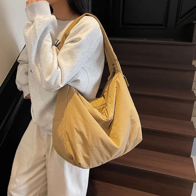

Women Large Capacity Shoulder Bag Korean Fashion Vintage Commuter Bag Casual Versatile Solid Color Crossbody Bag