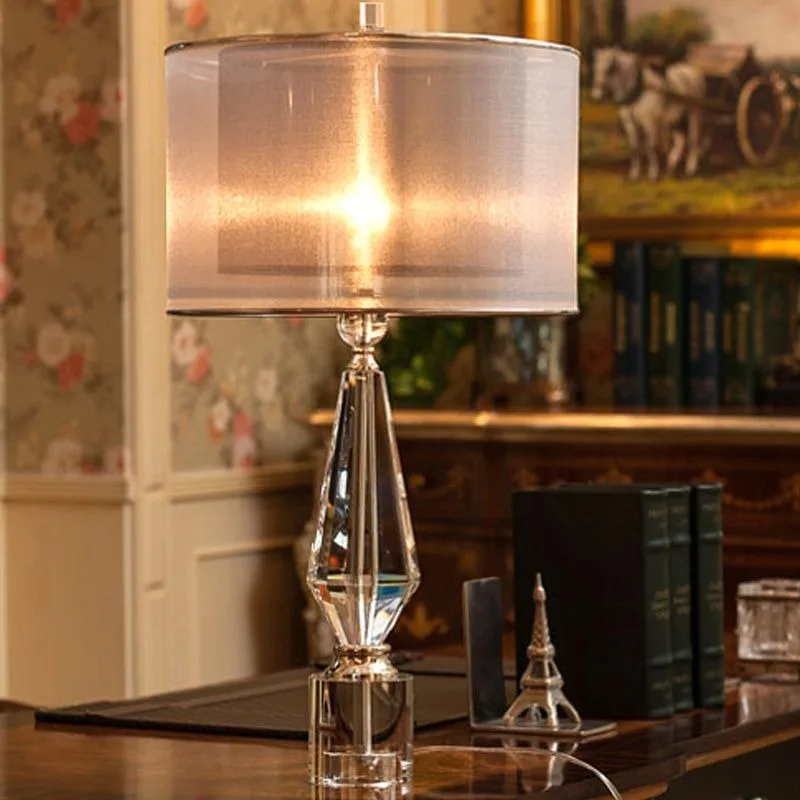 Light luxury crystal high-end desk lamp, bedroom bedside lamp, post-simple modern creative hotel living room American lamps