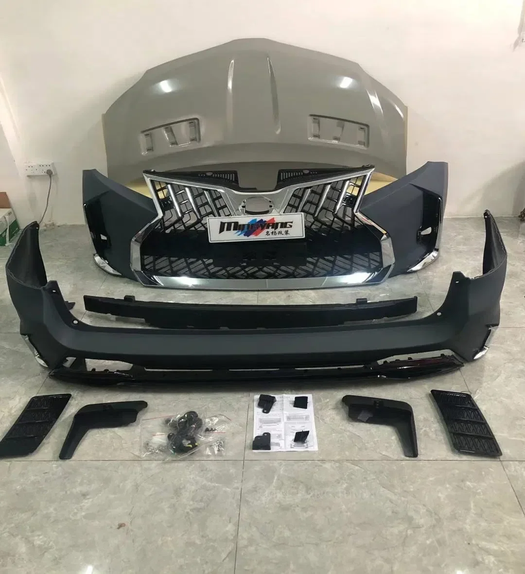 

Car Accessories Car Bumper Bodykit for Toyota Sienna 2011-2018 Lm Design Body Kit