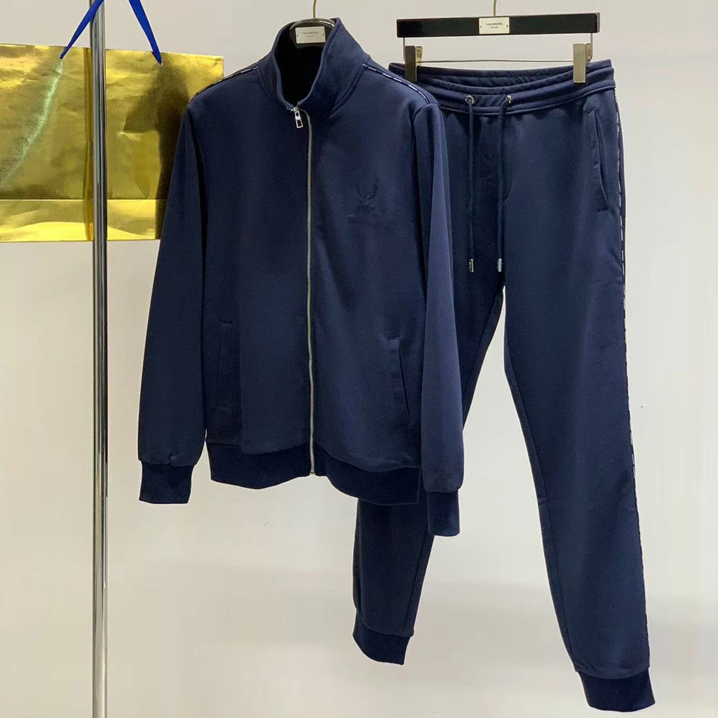 

LP хлопковая куртка с вышивкой и воротником-стойкой, леггинсы, мужской спортивный костюм