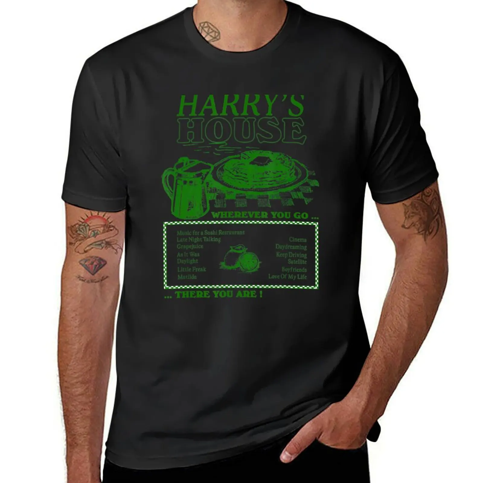 

First Name Harry's Family House Restaurant Retro Vintage T-Shirt tops sports fans anime clothes t shirt for men