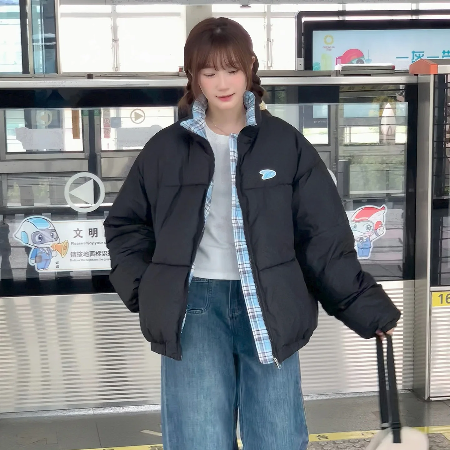 

Новая зимняя женская хлопковая куртка с цветными блоками, воротник-стойка, эластичные манжеты, качественное пальто для женщин, женское стеганое пальто в Instagram-стиле