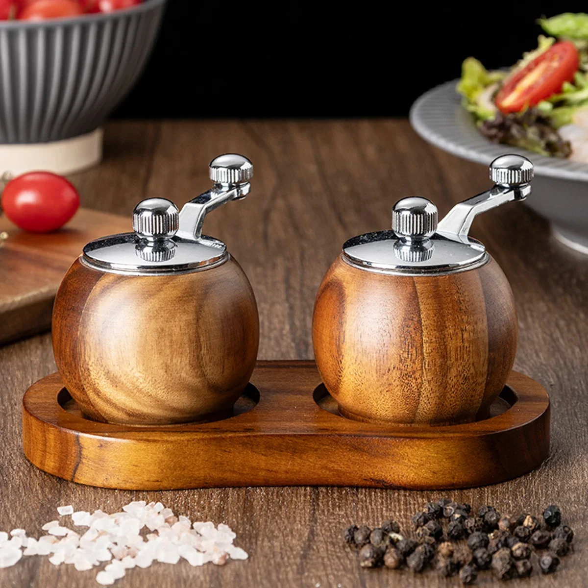 1PC-Spherical pepper grinder, hand cranked mini ceramic core grinder, pepper powder salt multi-purpose grinder, kitchen tool