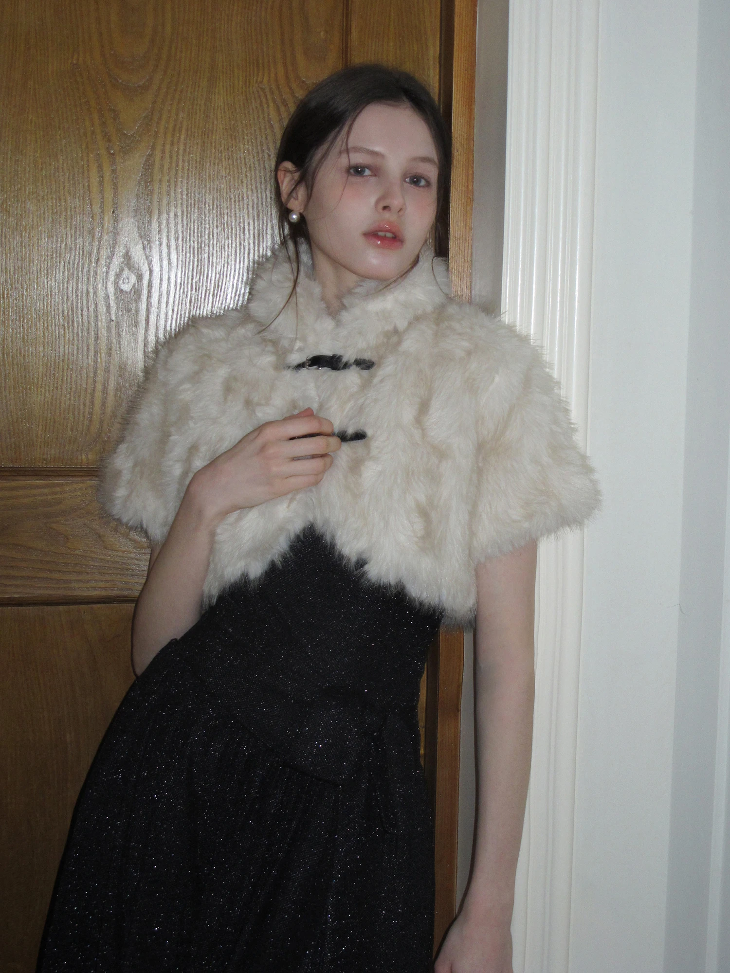 

Женское пальто Eggka из искусственного меха, французский стиль, утепленное, с воротником, на пуговицах, повседневная одежда