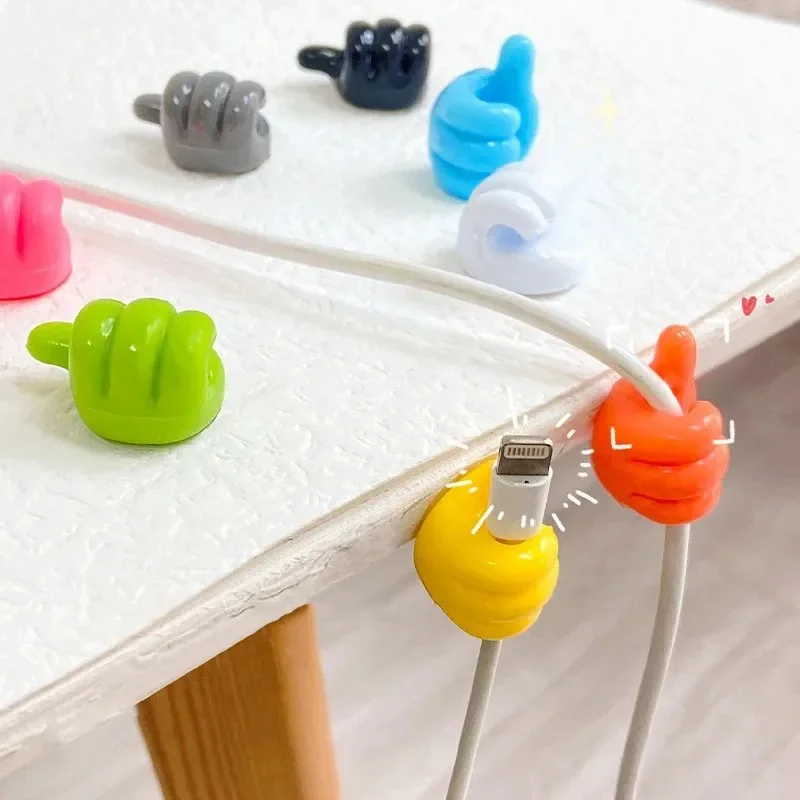 Mini Kunststoff-Daumen-Wandhaken Kabelclip Draht-Organizer 2026 Neu Schreibtisch-Organizer Bürsten-Aufbewahrung Wandaufkleber Gadgets Nützliche Dinge für Zuhause