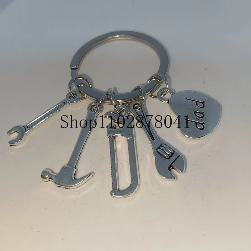 Hot Selling Popular Jewelry Zinc Alloy Pendant Keychain Super Paper Dad Toolbox Classic Gift