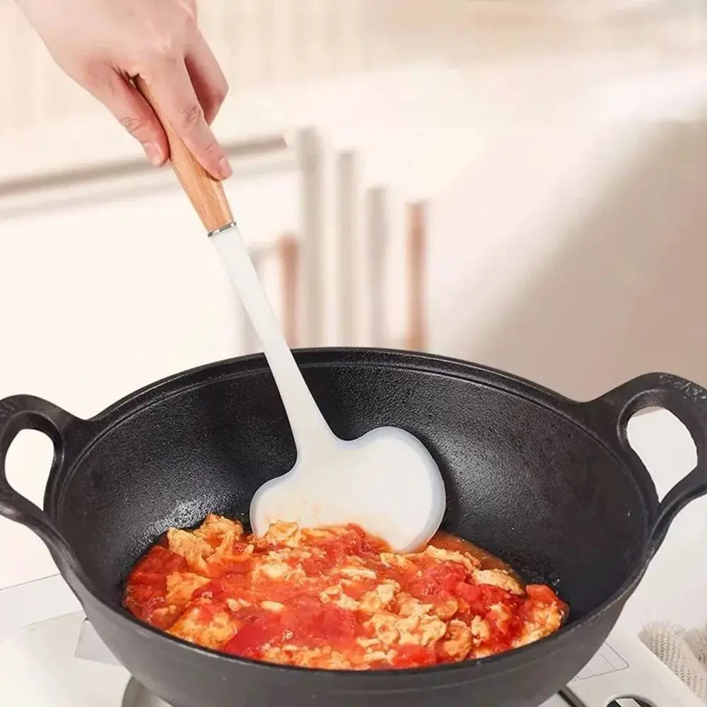 

Chinese Traditional Kitchen Stir Fry Spoon Silicone High Temperature Cooking Spatula Wooden Handle Frying Spatula