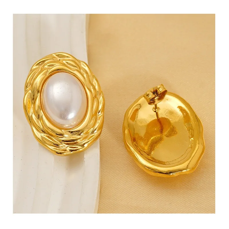 

Simple Daily Metal Stud Earrings Women's High Sense Niche Internet Celebrity Pearl Earrings Temperament Versatile Earrings