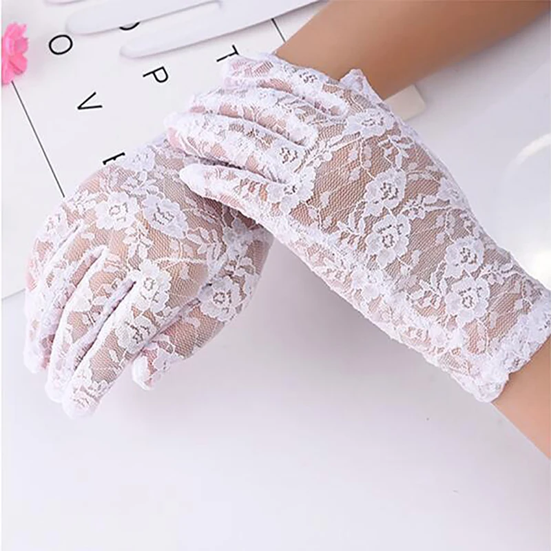 Elegant Ladies Short Lace Gloves New Sheer Fish Net Black White Prom Party Female\'s Fashionable Solid Color Mittens Hot