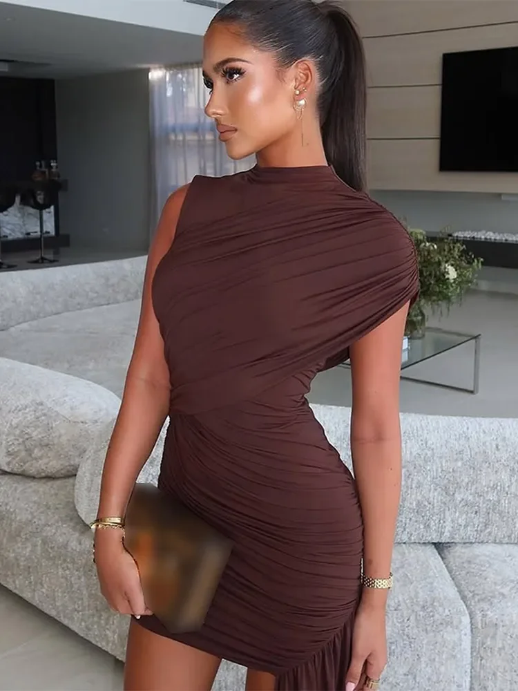 فستان أنيق متين غير منتظم بطيات لعام 2025 للنساء برقبة دائرية وكتف واحد نحيل عالي الخصر فستان نسائي أنيق للحفلات