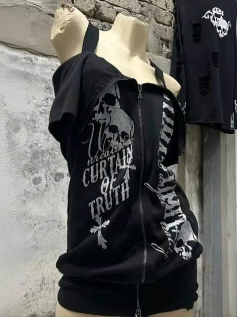Gothic Punk Off Shoulder T-Shirts Women Streetwear Skull Print Zip Up Short Sleeve Y2K Letter Graphic Black Tee Casual Top