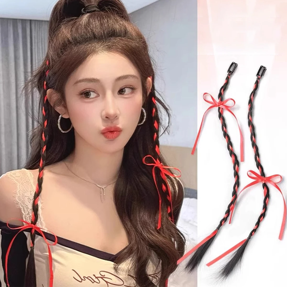 

Синтетические балетные косы сэндвичными в волосах для мелирования париков носят красные, синие, желтые ленты для фестивалей.