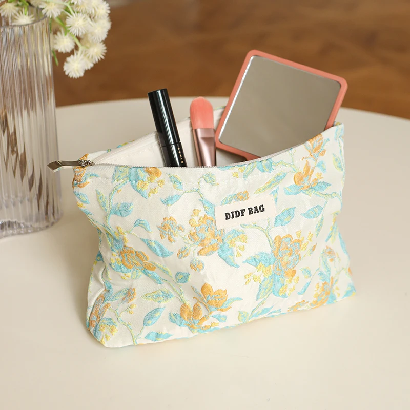 Yellow-purple flower makeup bag, large capacity makeup, lipstick, storage bag, portable travel toiletry bag, commuter clutch