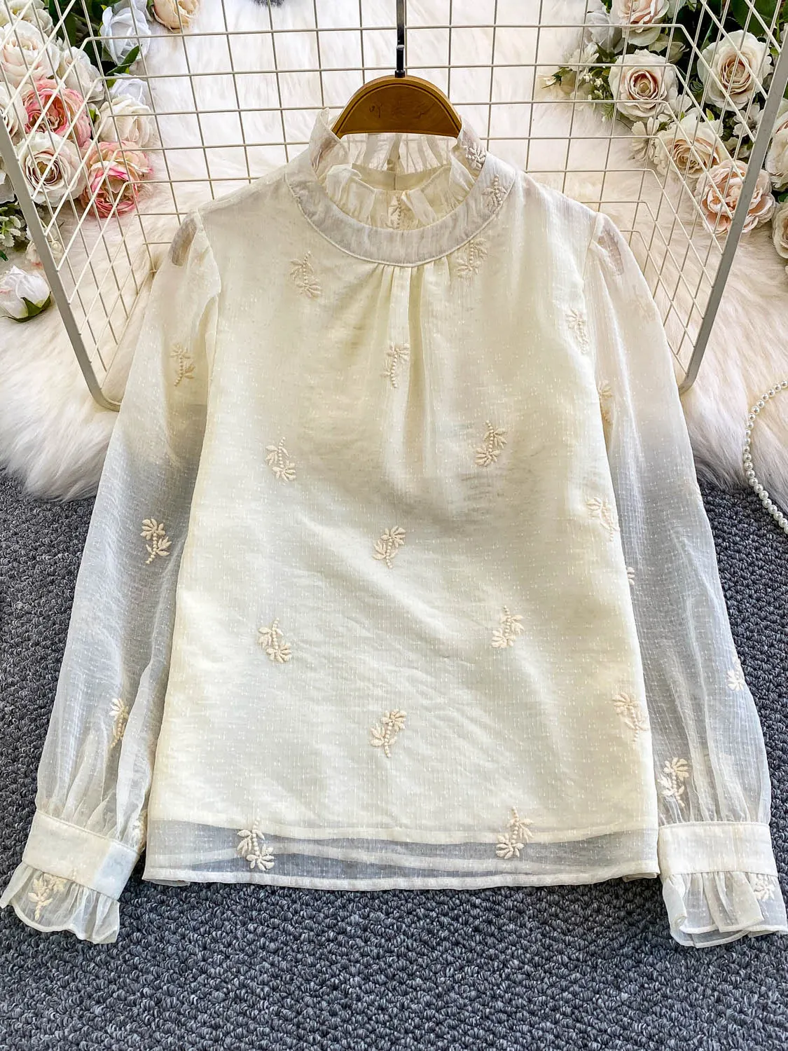 Długa bluzka damska z haftem, luźny krój, wyszczuplająca warstwa bazowa, francuska siateczka, ciężka robota, kołnierzyk holenderski.