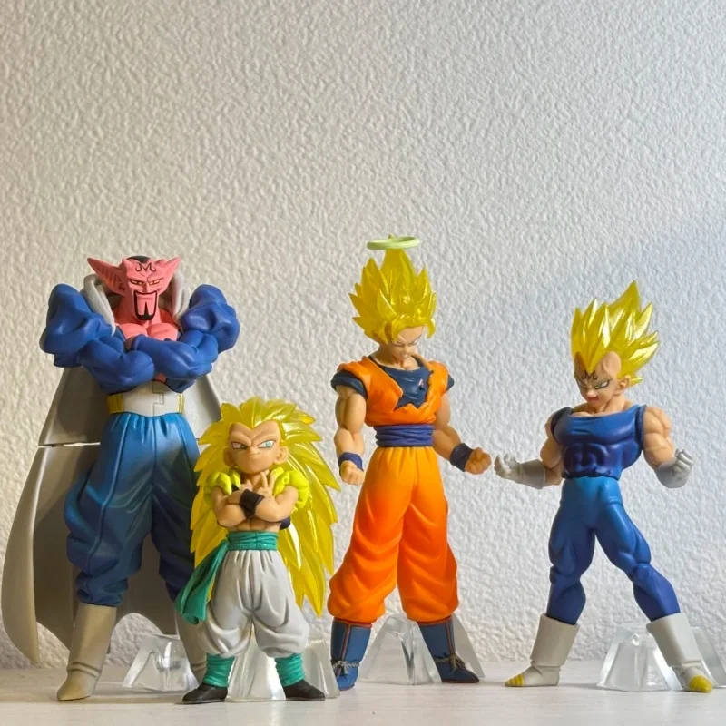 

В наличии: Фигурки Bandai Dragon Ball HG Gashapon - Супер Сайяны Гоку, Вегета, Транкс. Декор для стола, коллекционная статуэтка, подарок для мальчиков.