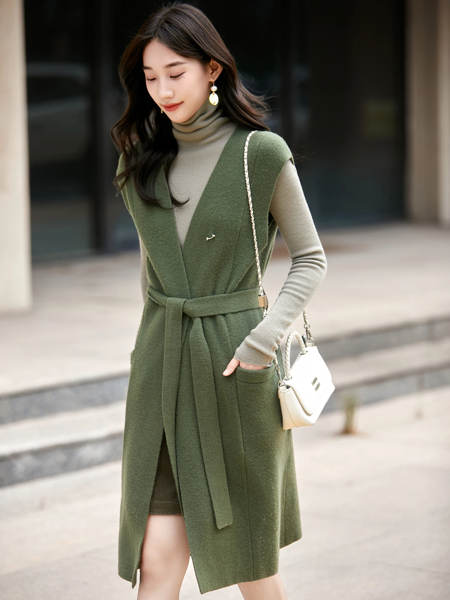 

New Fashion Autumn Winter Woman Sweater Vest Elegant 100% Merino Wool Knitwear Cardigan Sleeveless Clothes Tops Female Outerwear