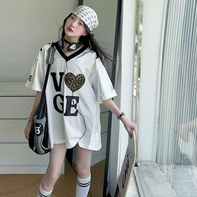 

American Style V-neck Short Sleeve T-shirt Girls Summer Thin Loose Fit Sports Printed Top Slim Fit Shorts Two-piece Set 2025 New