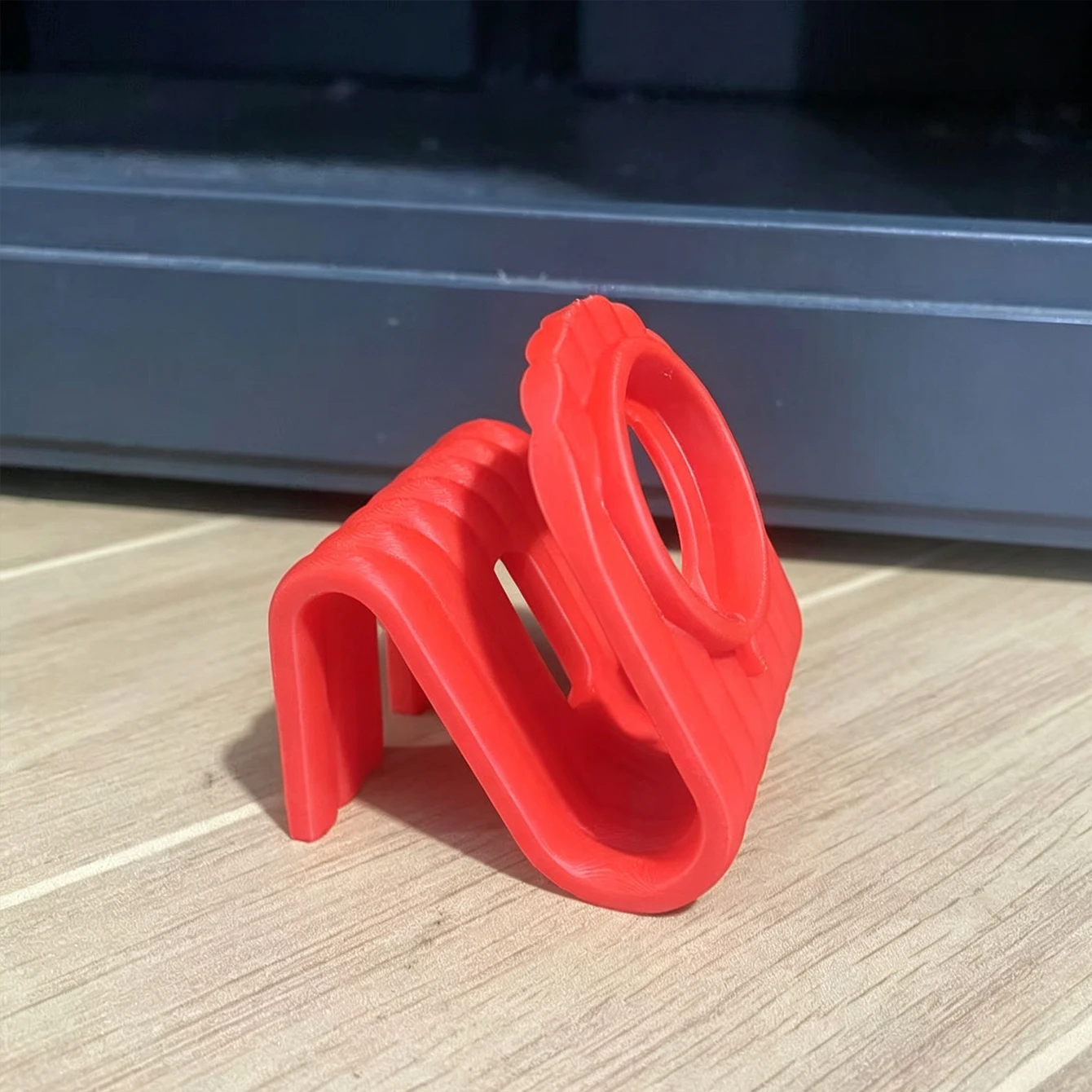 Stylish Wave Design Watch Charging Bracket Desktop Storage Stand for Apple Watch All Models - view 5