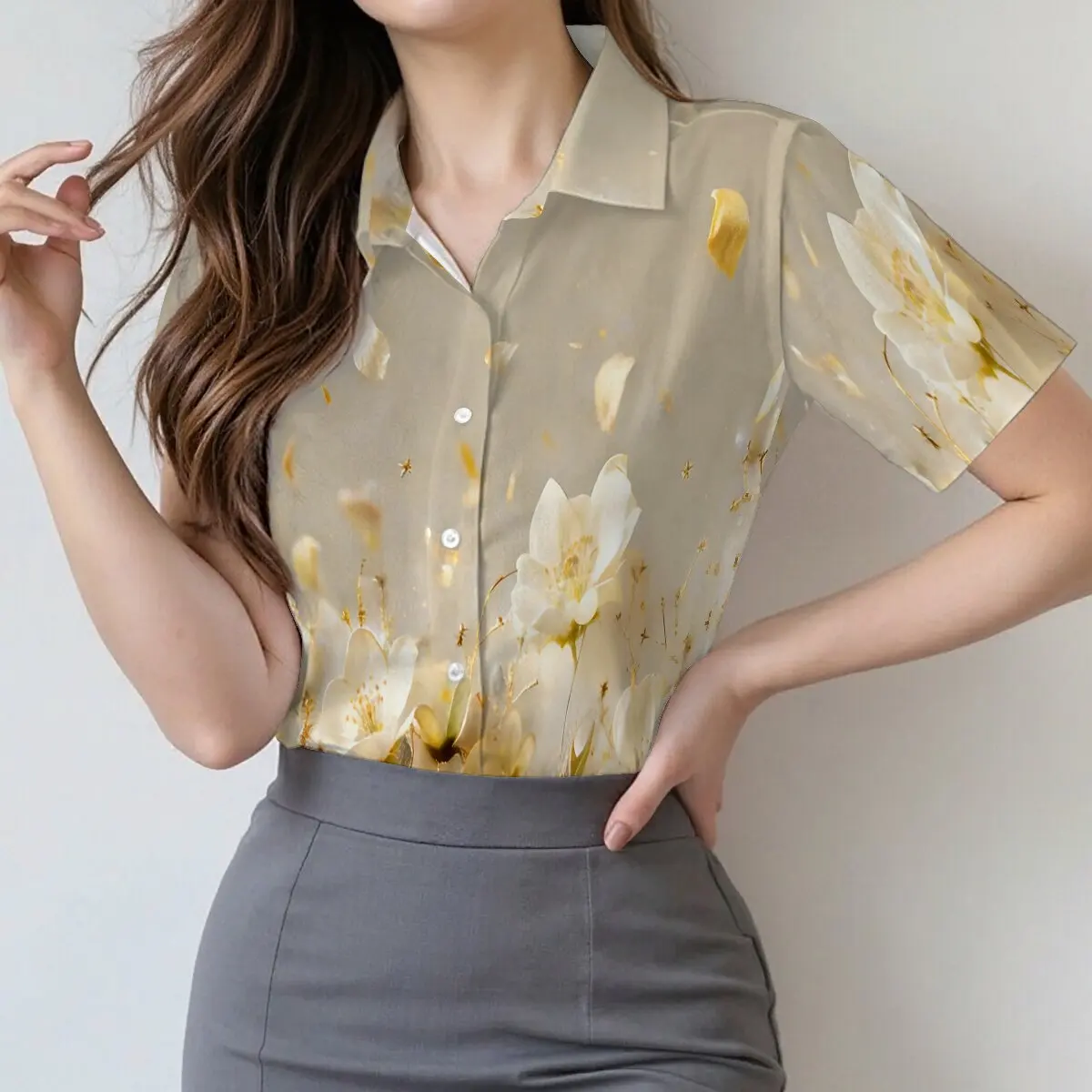 

Летняя женская рубашка с коротким рукавом, стильный и изящный цветочный принт, свежий и омолаживающий эффект, художественный повседневный стиль.