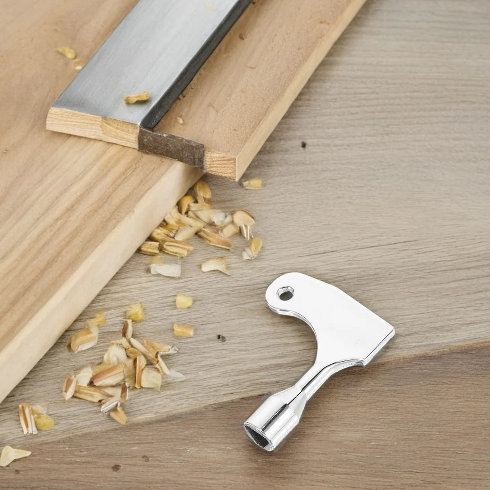 

2Pcs Metal Triangular Key Durable Universal Elevator Parts Maintenance Access Tool for Door Locks Elevator Parts