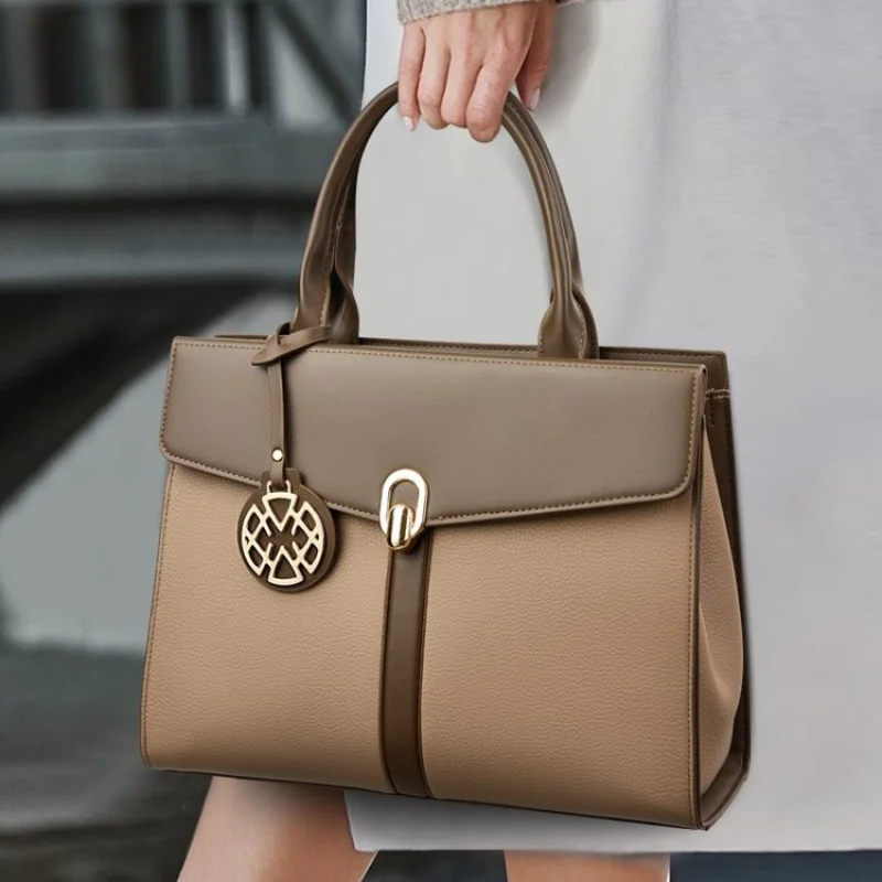 

Top-Tier Women's Hand Bags Made Of Lambskin Leather Boasting Guatemala High-End Spacious Soft Daily Look