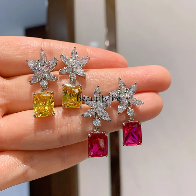 

S925 silver, red corundum earrings, yellow diamond star earrings.