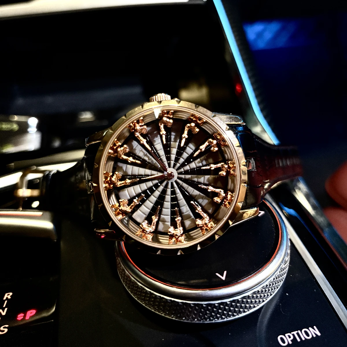 اثني عشر فرسان الأعمال الفاخرة ساعة رجالي مقاوم للماء الراقية ساعة رجالي الفولاذ المقاوم للصدأ موضة ساعة كوارتز ساعة رجالي Roun