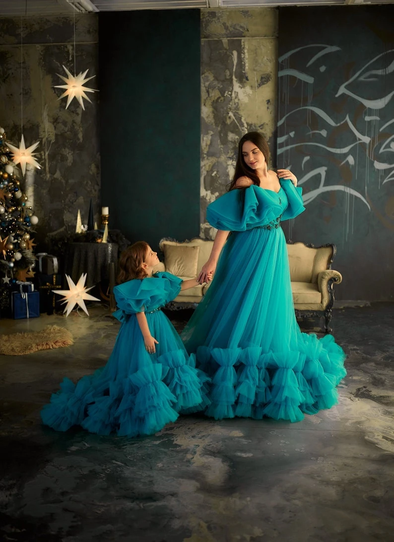 Nova chegada fofo mãe e me tule vestidos babados com trem plus size para sessão de fotos mãe e filha tule vestido de noite