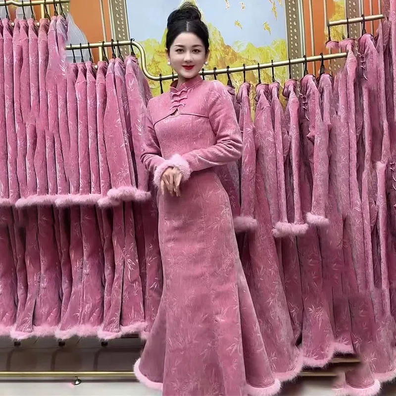 

2025 Winter Chinese Style Dress Women Fashion Pink Long Dresses Keep Warm Plus Velvet Elegant Vestidos Top Cheongsam Female