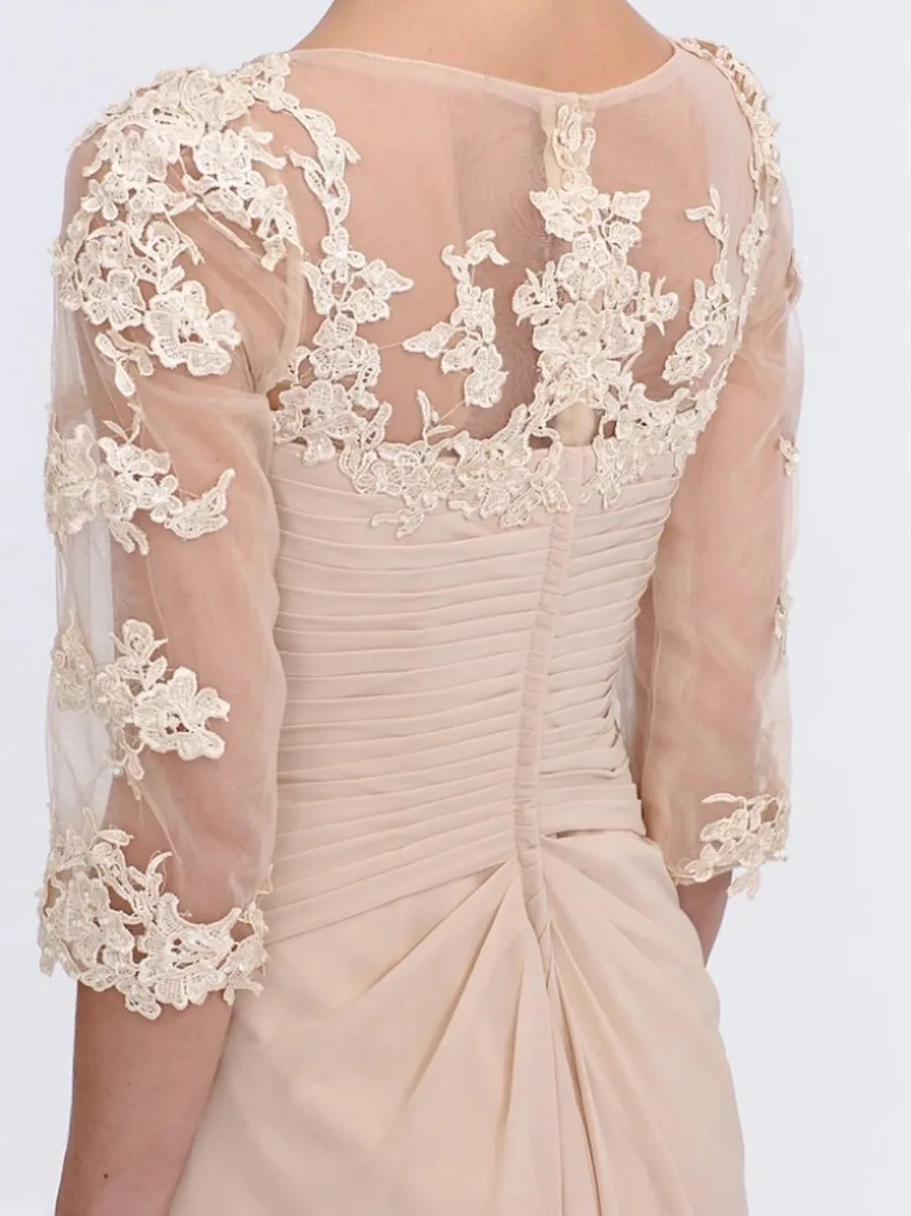 Forvety elegante crêpe jurk met driekwart mouwen en V-hals |   Kanten bloemenaccenten, geplooid tailleontwerp, feestjurk met vloeiende textuur