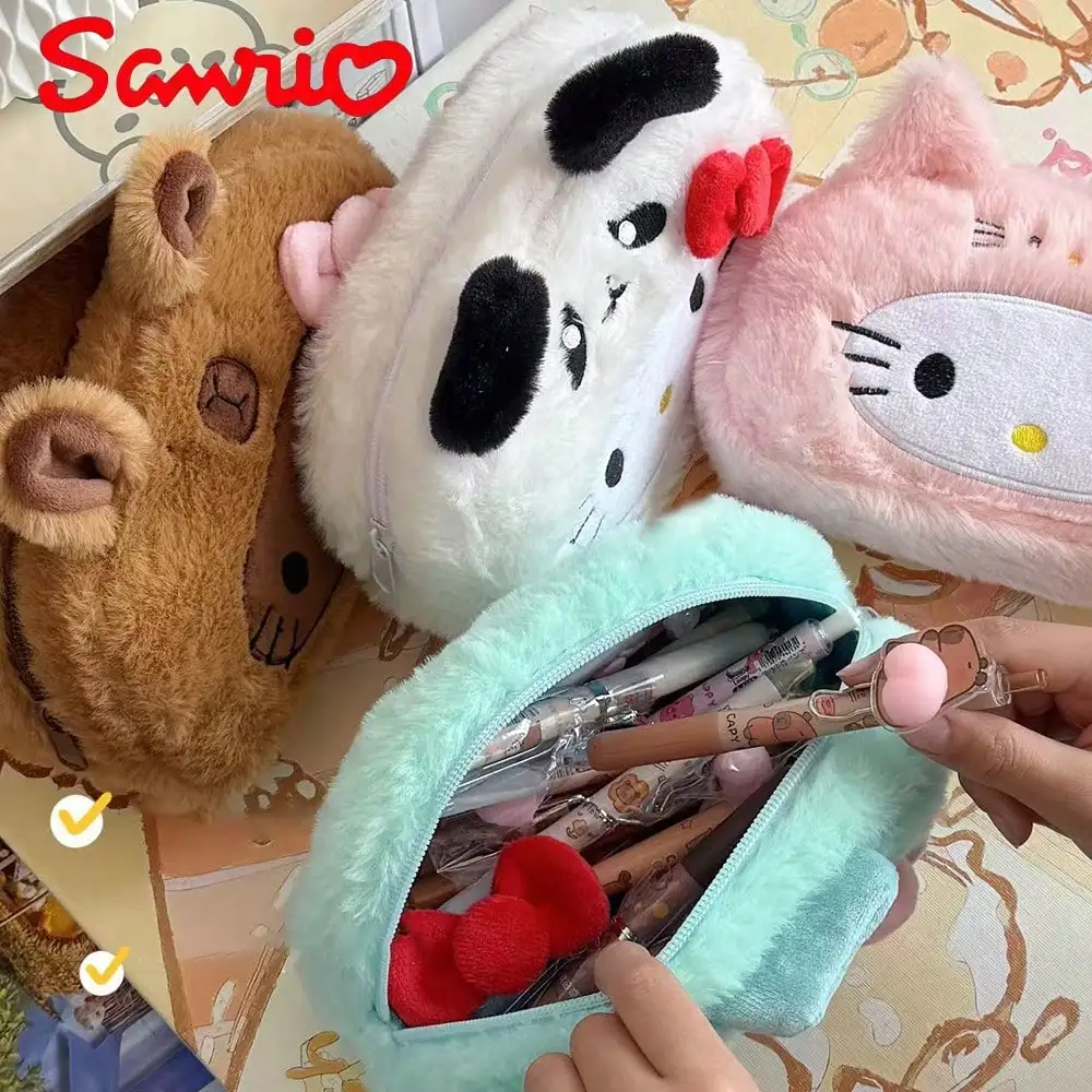 Sanrio 1 Stück KT Katze Plüsch-Federmäppchen, Hochwertiges Cross-Dressing-Biber-Cartoon-Schreibwaren-Etui, Niedliches Großraum-Schüleretui – Detail 5
