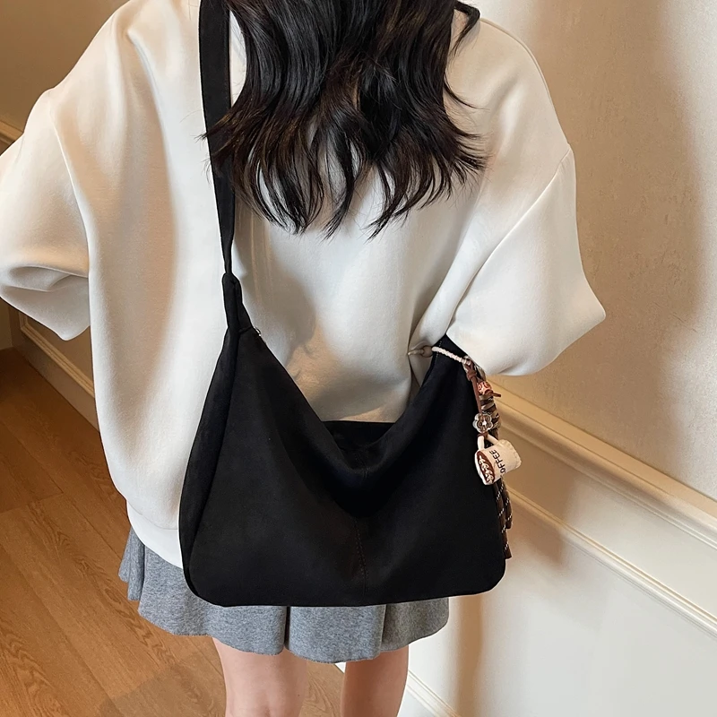 

Suede Shoulder Bag for Women Causal Solid Color Crossbody Bag with Pendant Fashion Handbag Large Capacity Hobo Bag Shopping Bag