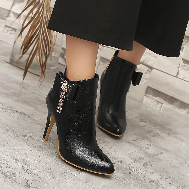 2023 new autumn winter Women ankle boots plus size 22-27CM PU upper side zip modern boots high heel butterfly knot short boots