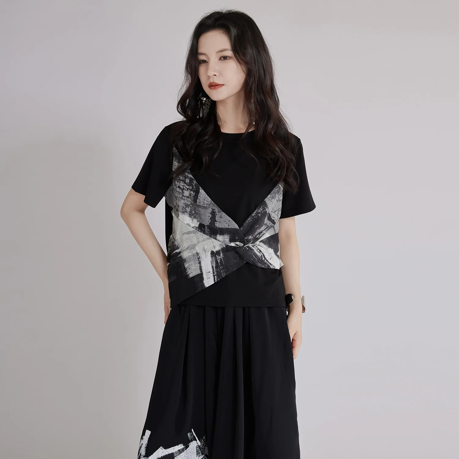 Tannt femmes t-shirt Patchwork asymétrie impression faux deux pièces t-shirt hauts pour femmes mode irrégulière décontracté été hauts 2025