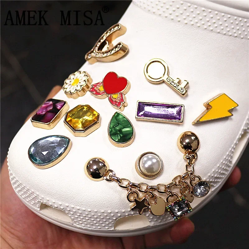 1pcs Luxury Metal Shoe Decorations Accessories Golden Lock Key Wishbone Rhinestone Shoe Charms Buckle for Girl Party Xmas Gifts