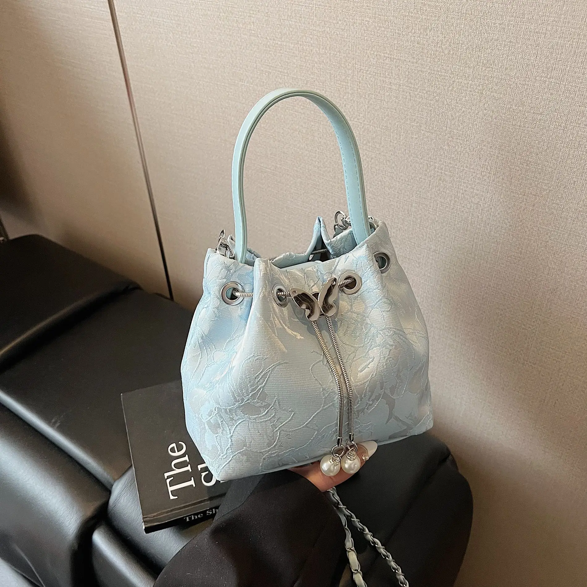 2025-fashion-chain-shoulder-crossbody-purse-new-chinese-style-embroidered-bucket-bag-oriental-butterfly-handbag-for-women