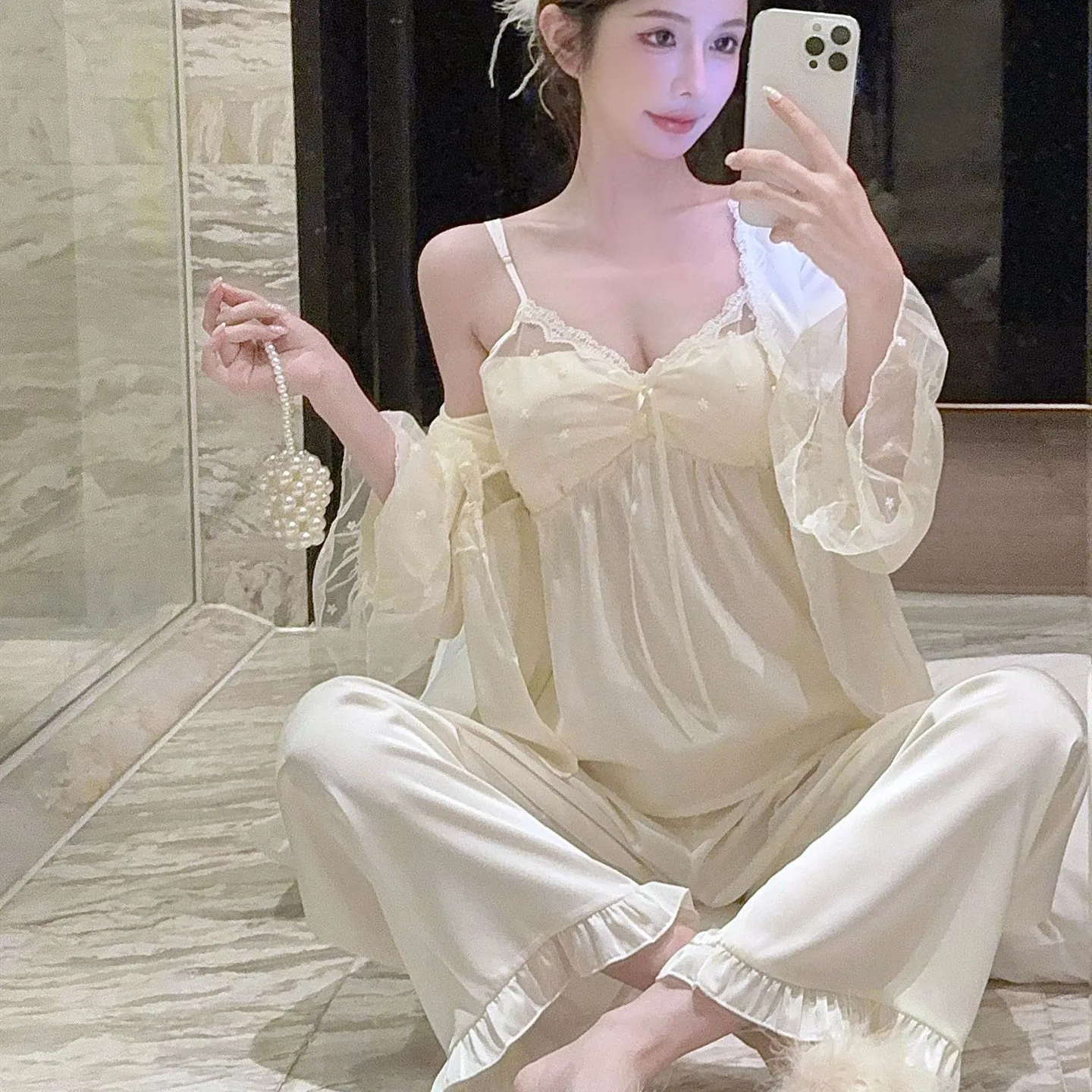 

Весенне-осенний женский комплект пижамы из 3 предметов: сексуальная кружевная рубашка с V-образным вырезом, брюки на бретелях, домашняя одежда, свободная атласная пижама, одежда для отдыха